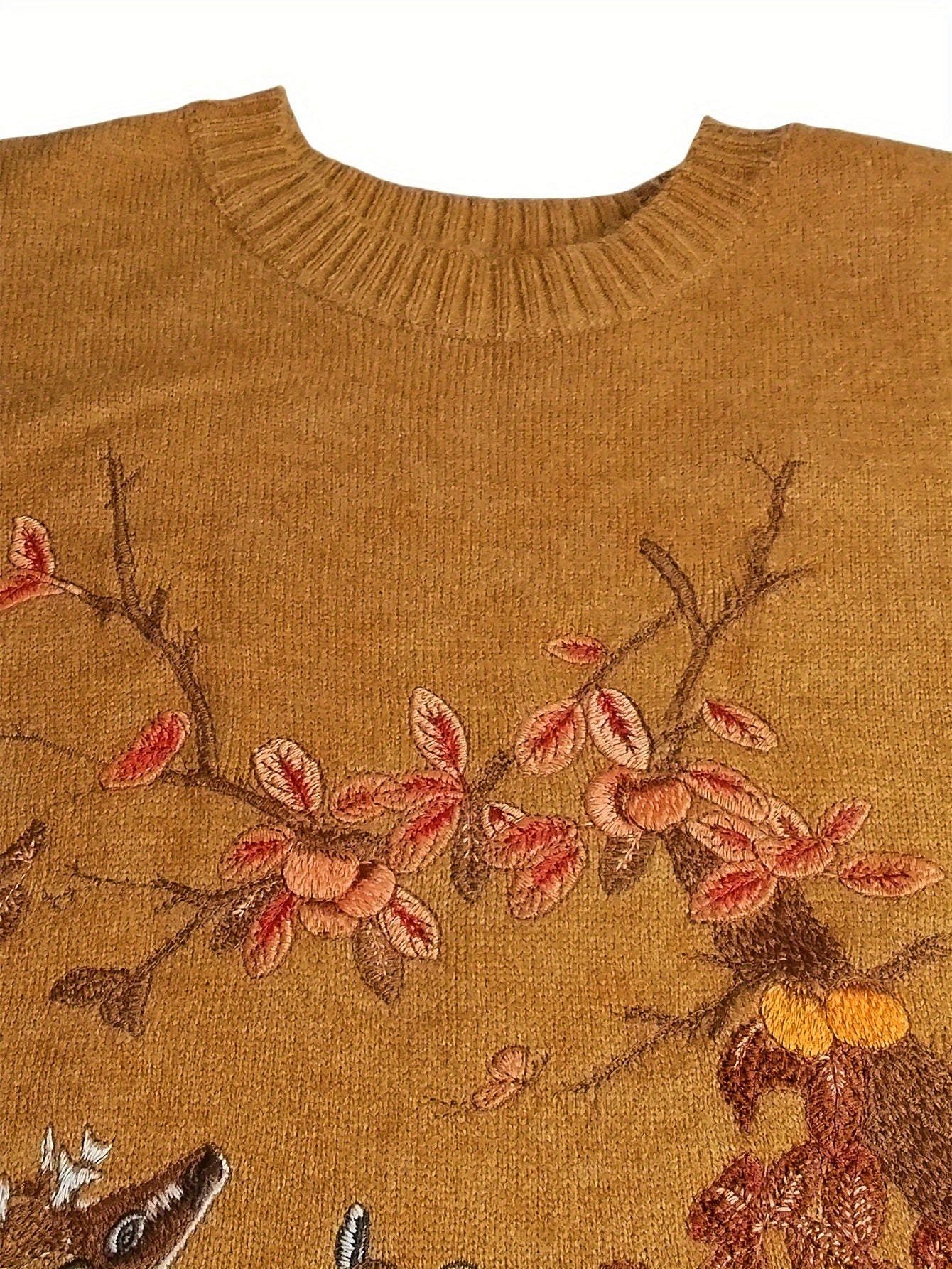 Embroidered deer round neck elegant sweater